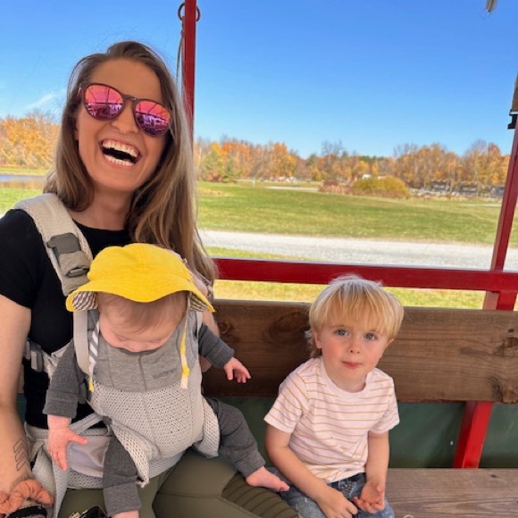 Meet your Posher, Emily - Picture 3 of 3